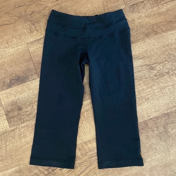 Lucy black capri yoga pants. Size XXS